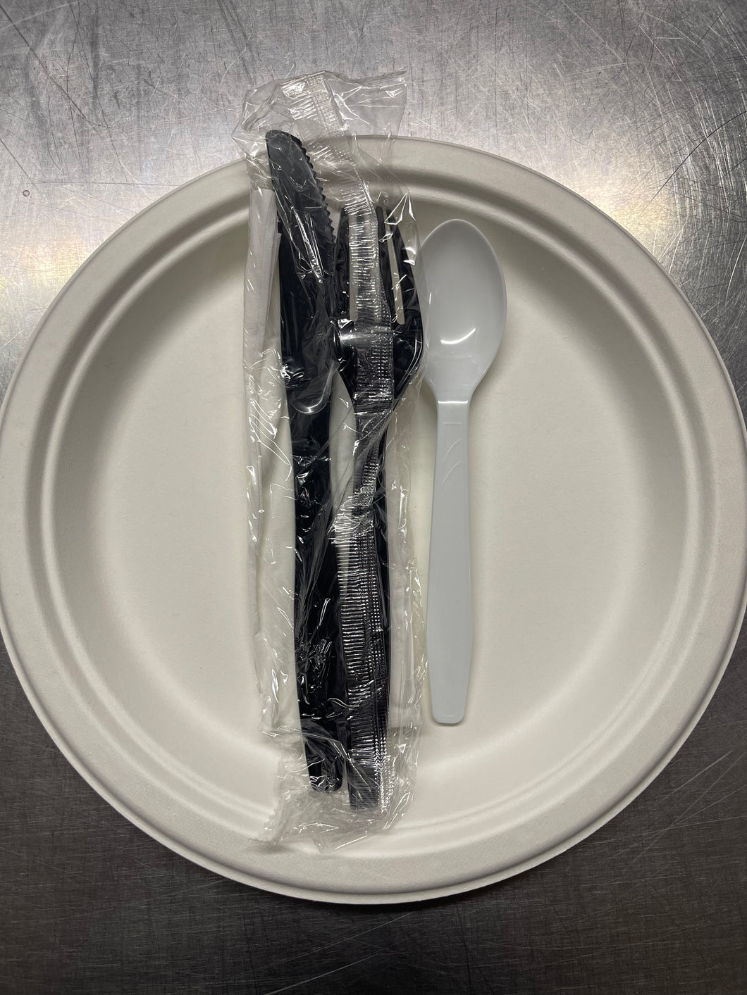 Plate & cutlery (1 set)